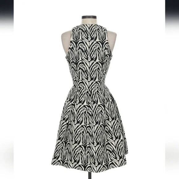 NICHOLAS Monochrome Zebra Pattern Mini Dress. Size 4. - Picture 3 of 6